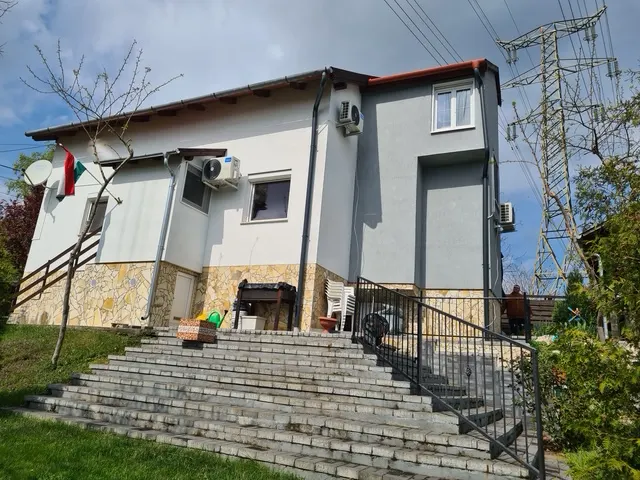 Családi ház kültéri klímaegységekkel
